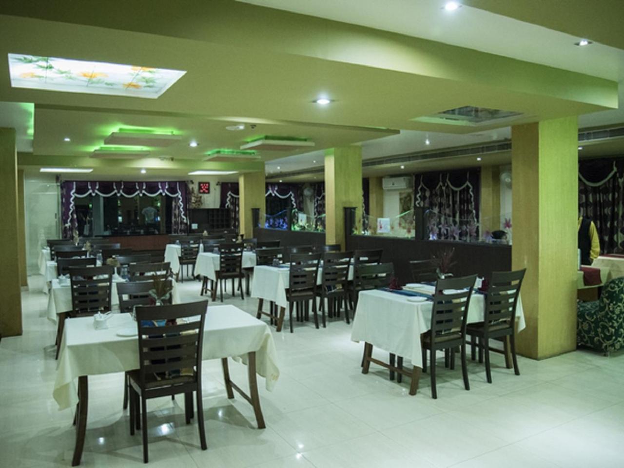 Hotel Sunshine Baharampur Bagian luar foto