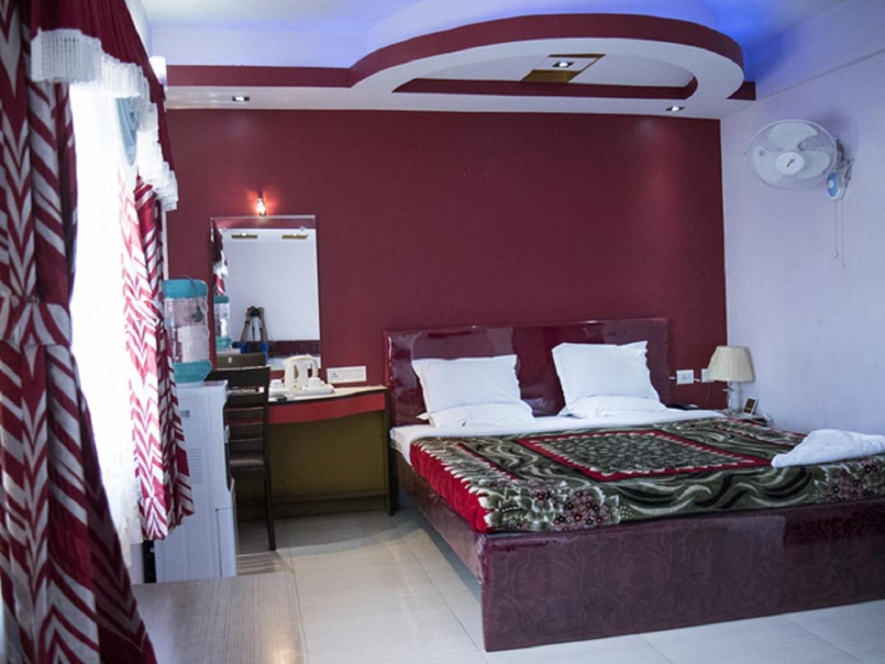 Hotel Sunshine Baharampur Bagian luar foto
