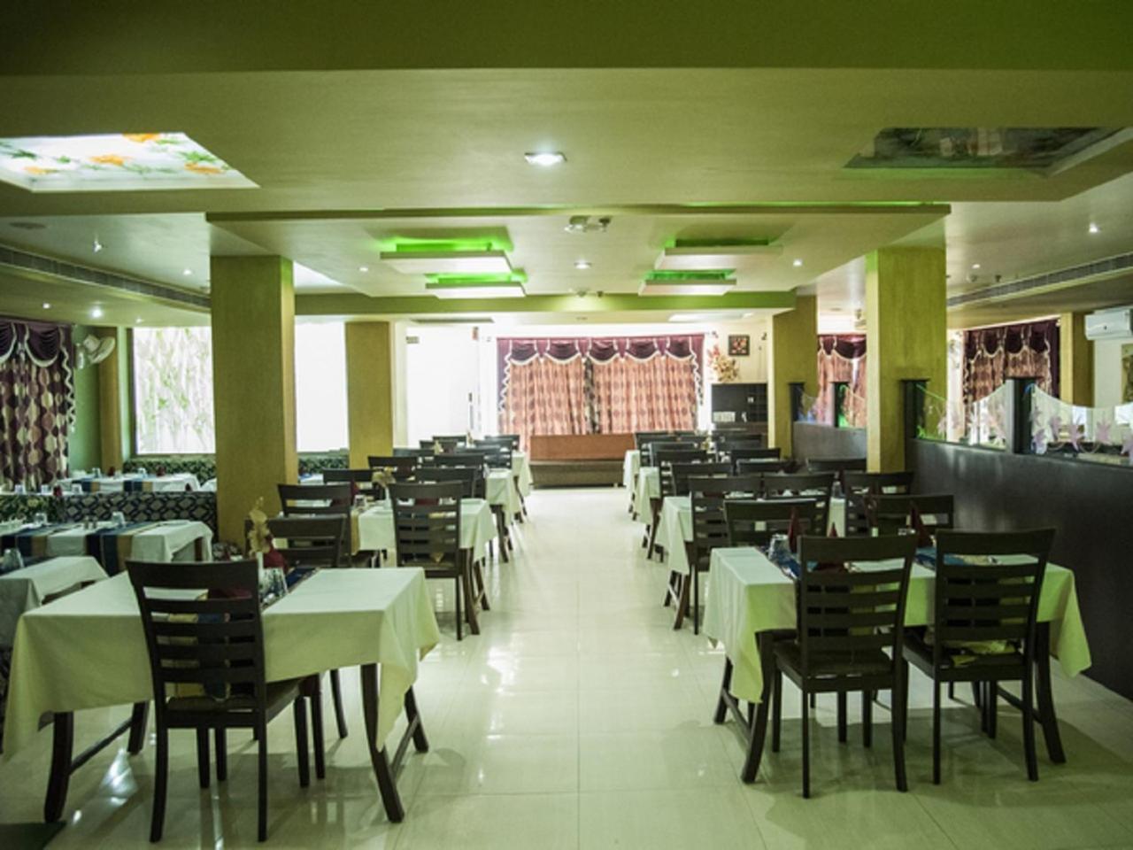 Hotel Sunshine Baharampur Bagian luar foto